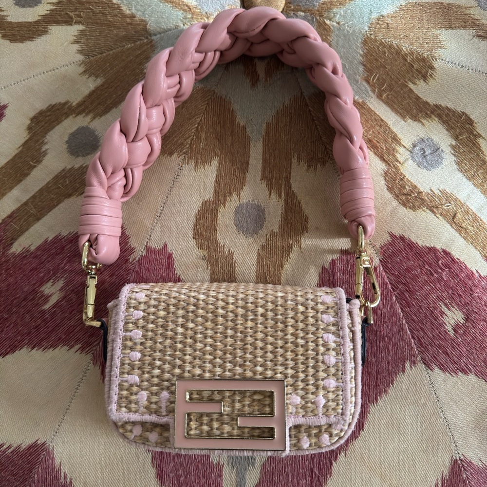 Beautiful Purse with leather woven handle! - Picture 3 of 5